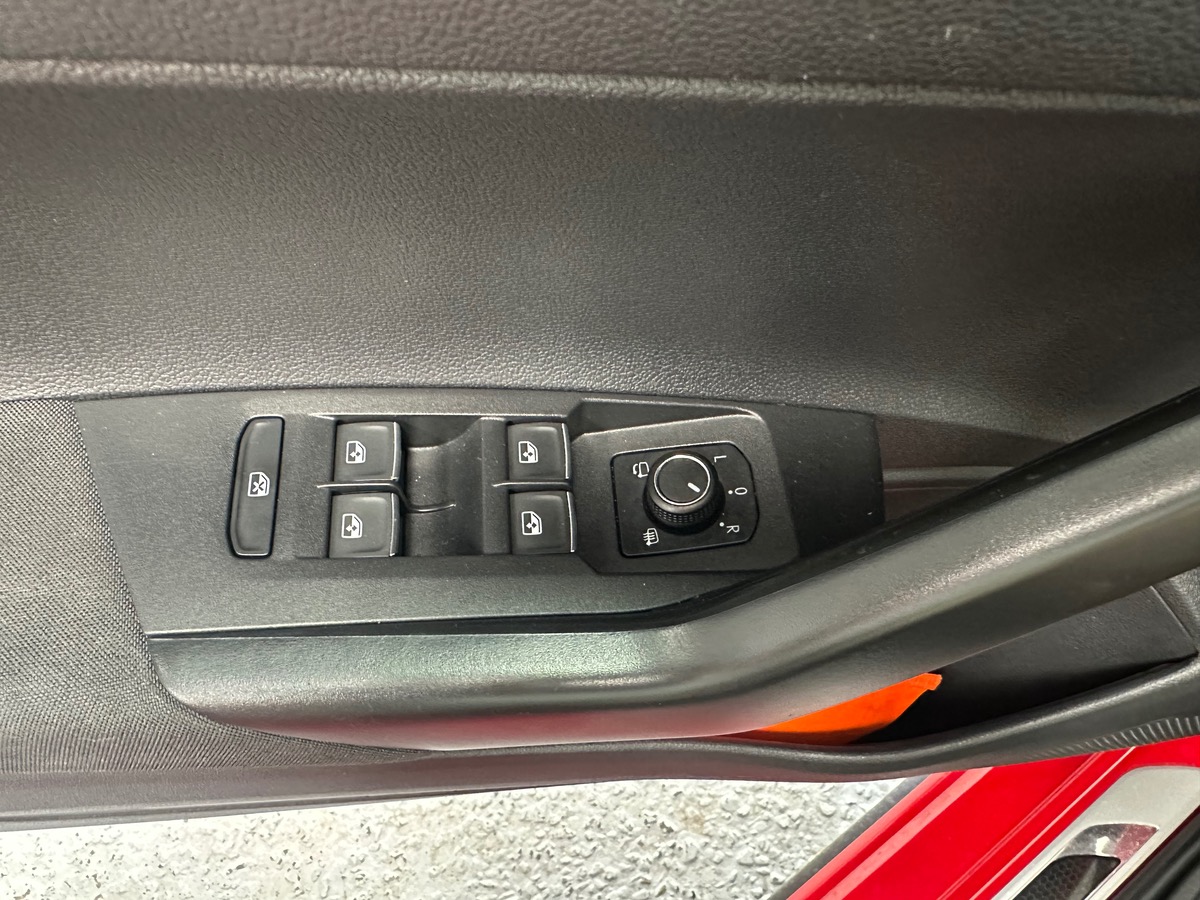 Volkswagen Polo VI GTI 2.0 TSI 200cv DSG6