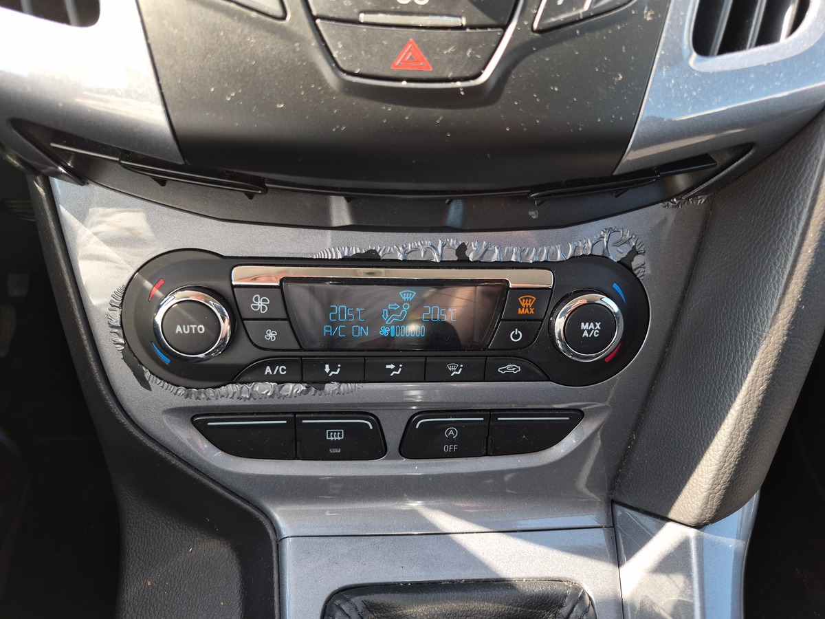 Ford Focus 1.6 150 ch TITANIUM