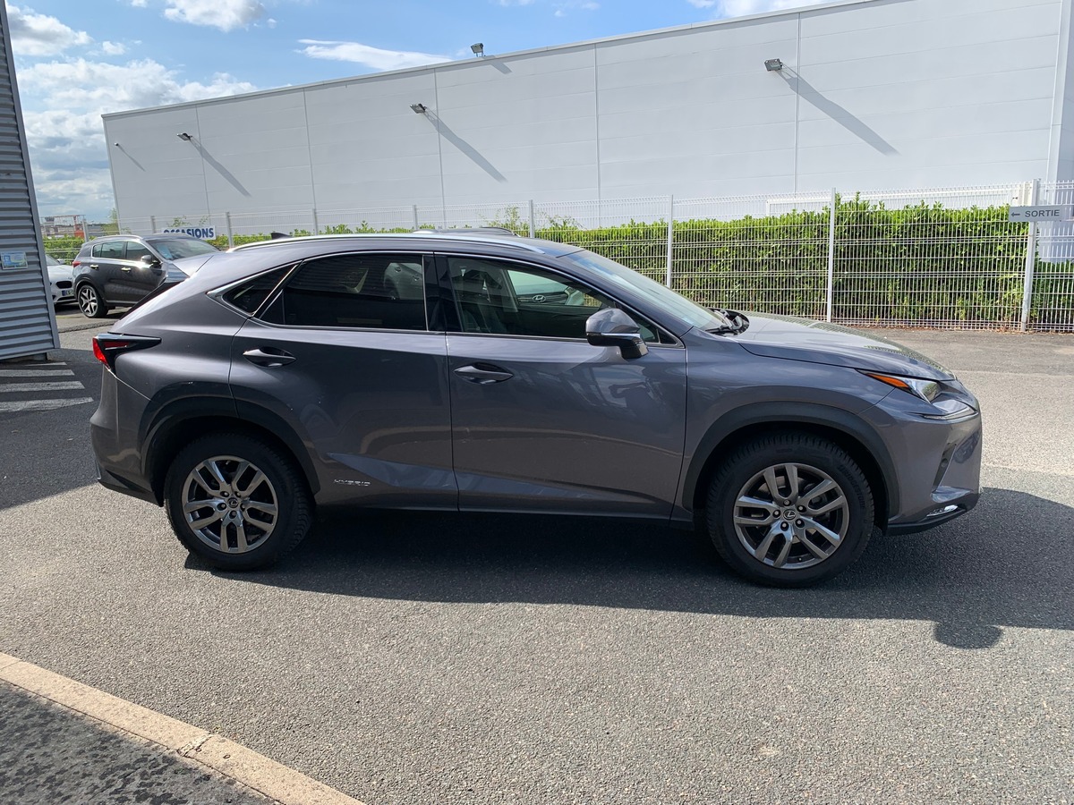 Lexus NX 300h 155 chevaux | Luxe | AWD | Caméra recul | Régulateur vitesse | GPS | Siéges chauffants
