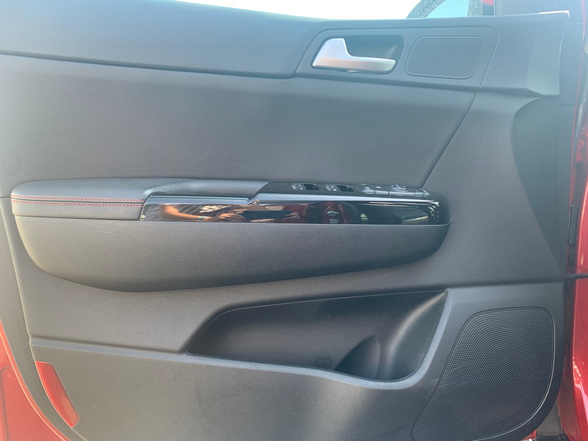 Kia Sportage 136 | GT LINE | Toit panoramique | Caméra recul | GPS | Régulateur vitesse | Attelage