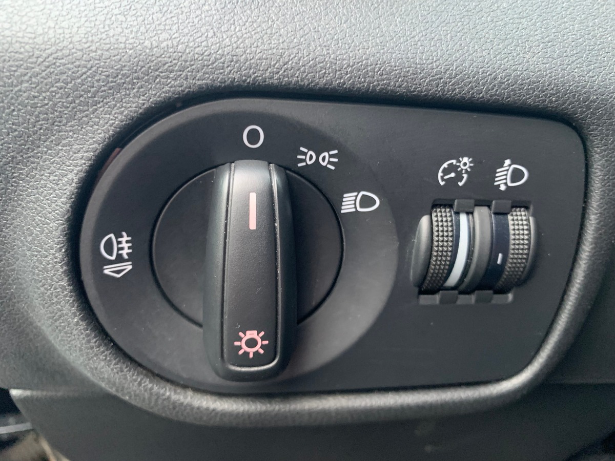 Audi A1 105 ch | Attraction | Climatisation | Radio cd | Jantes alu 16''| Volant cuir | Radar recul