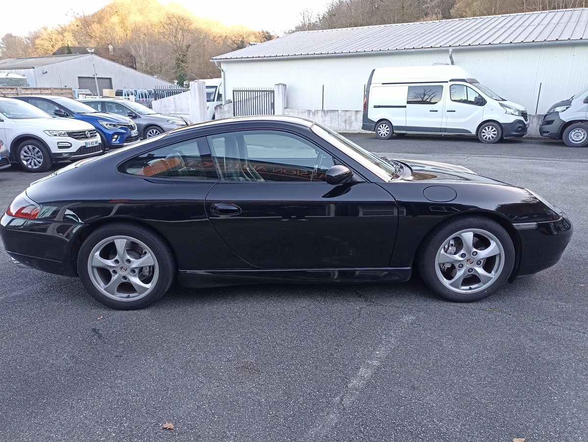 Porsche 911 CARRERA 4 TIPTRONIC
