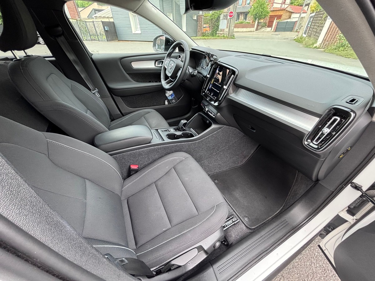 Volvo XC40 2.0 T6 HYBRID - TVA RECUPERABLE - Attelage électrique
