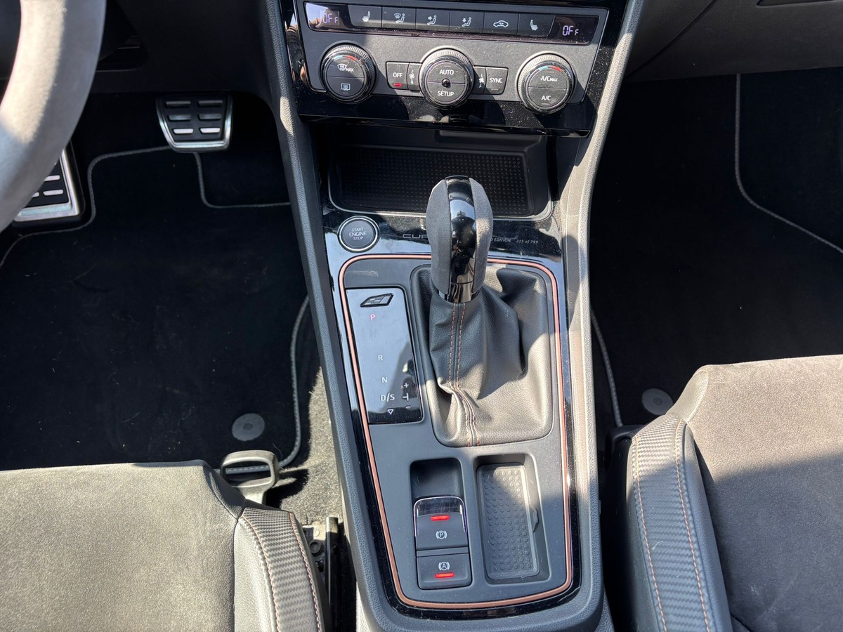 Seat CUPRA LEON R 2.0 TSI DSG6 - N°215/799 - Française