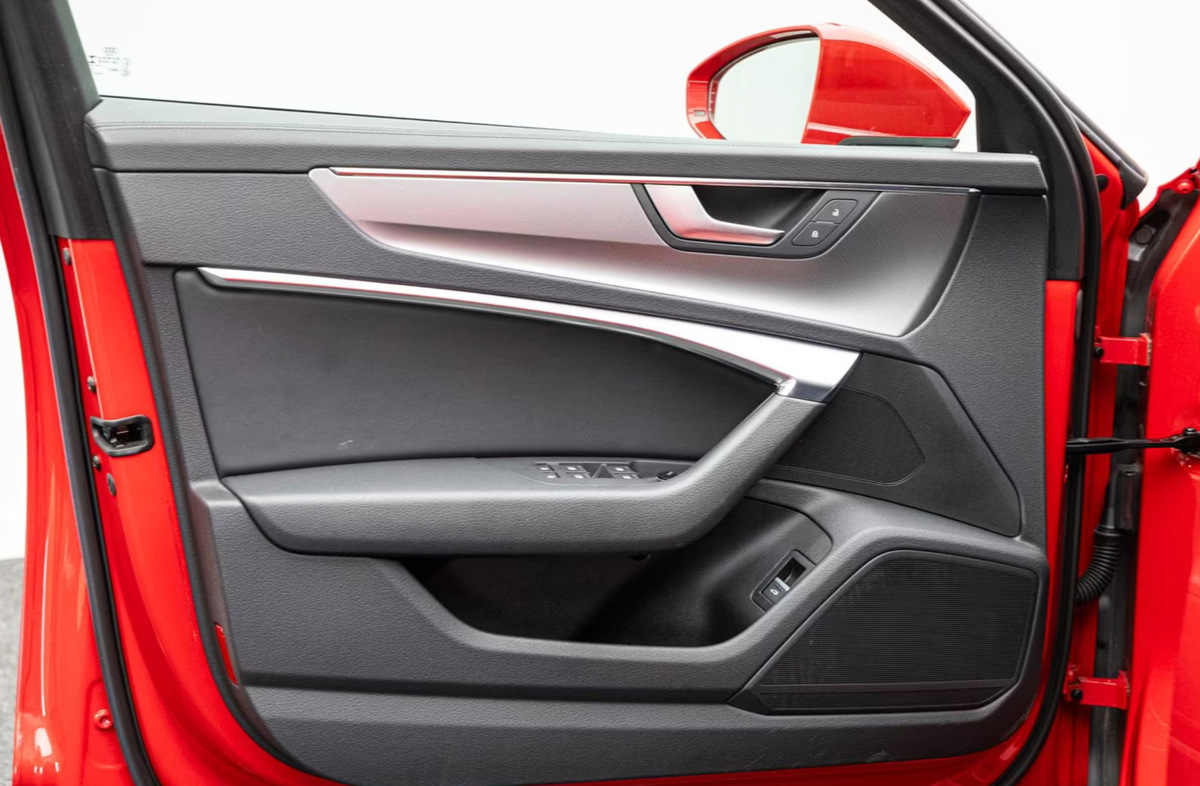 Audi A6 Avant V C8 55 TFSI 340ch quattro S tronic 7 / VO allemand / Malus 8 100,70 euros