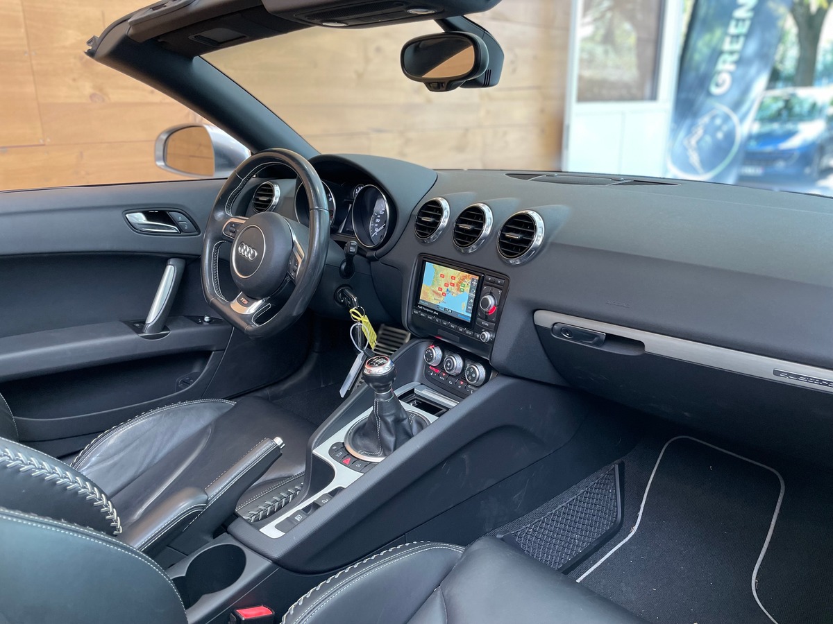 Audi TTS II 2.0 TFSI 272ch Quattro Roadster