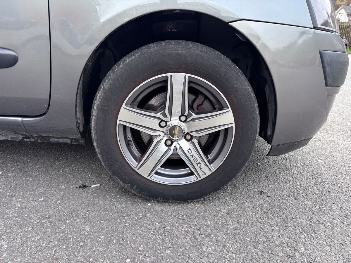 RENAULT Clio II 1.2 75 5 portes Authentique - Distribution neuve - Garantie