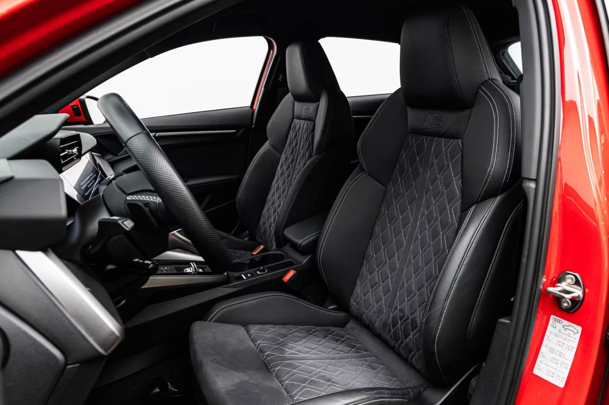 Audi A3 Sportback 40 TFSI e 204ch S line S tronic 6/Bang&Olufsen/Caméra