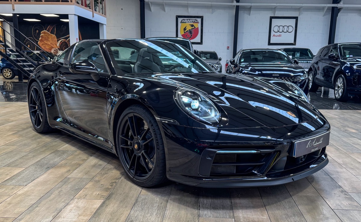 Porsche 911 992 TARGA 4 GTS