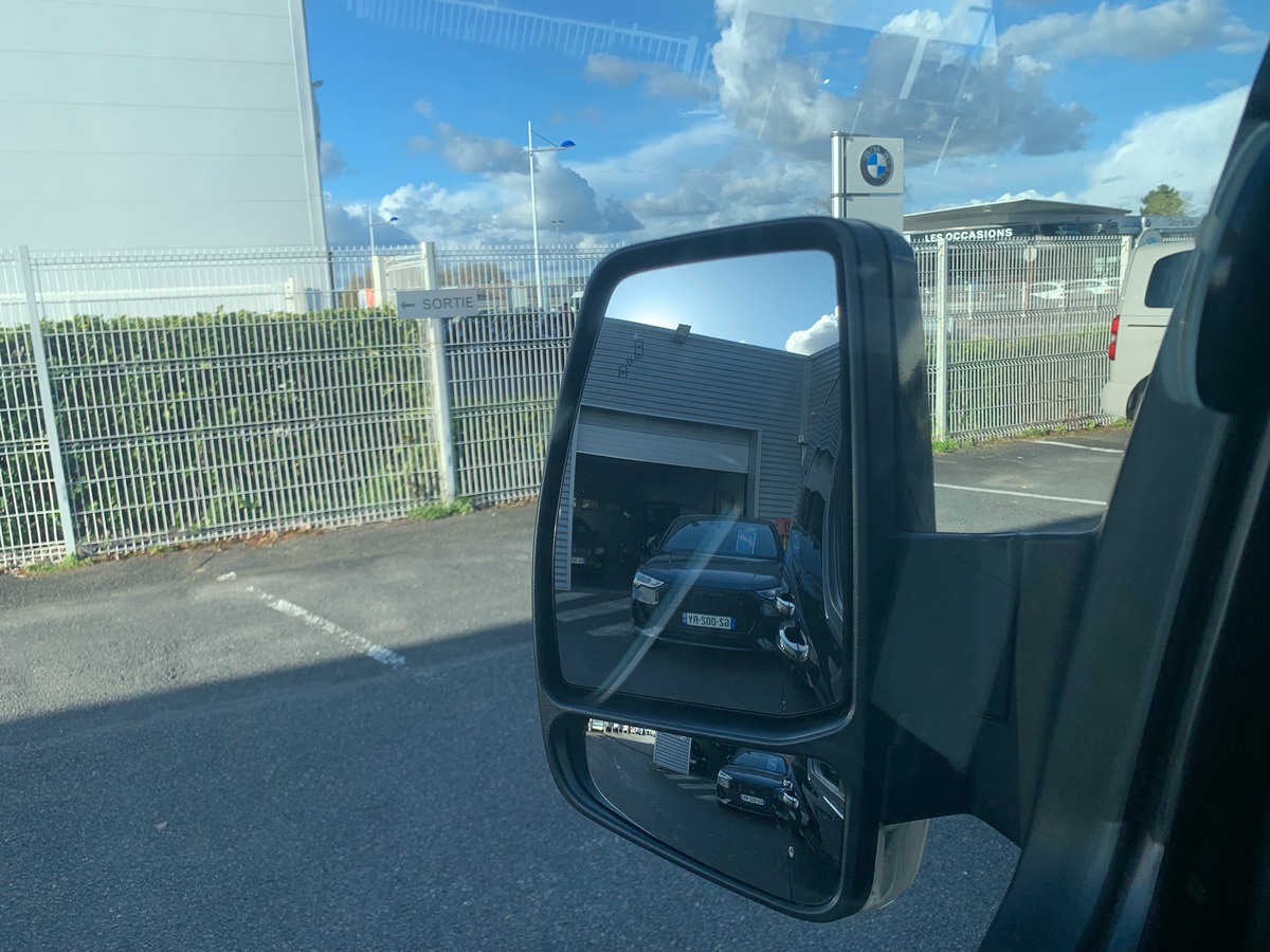 Ford TRANSIT CUSTOM 170 ch | 5 Places | TVA Récupérable