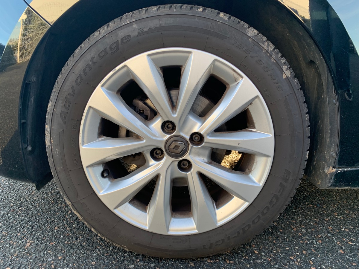 RENAULT Clio V 100 ch | Intens | GPS | Radars de stationnement | Roue de secours | Jantes Alu