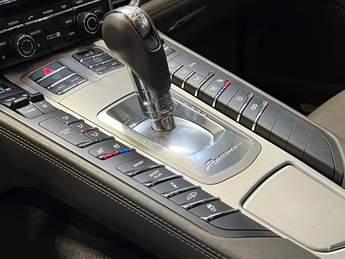 Porsche Panamera 3.0 V6 TURBO 420ch TO/ PDLS+ /CAMERA/ APPROVED r