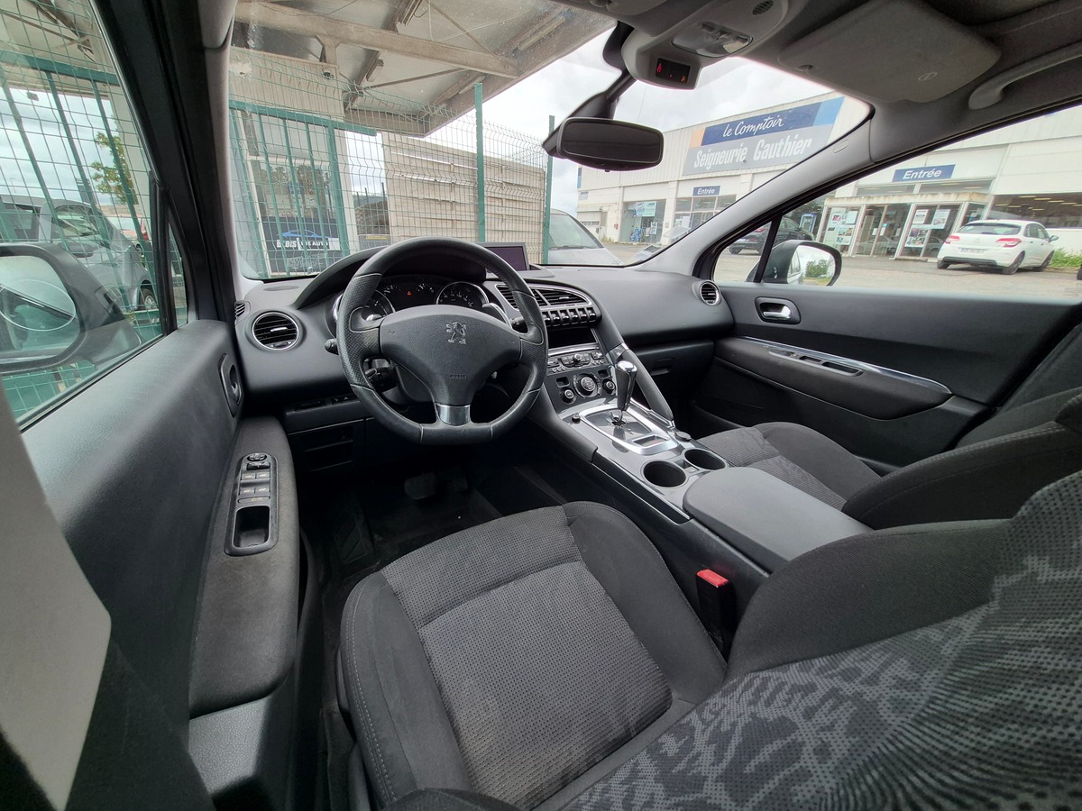 Peugeot 3008 1.6 HDI 16V 112ch FAP BMP6 Blue Lion Premium Pack