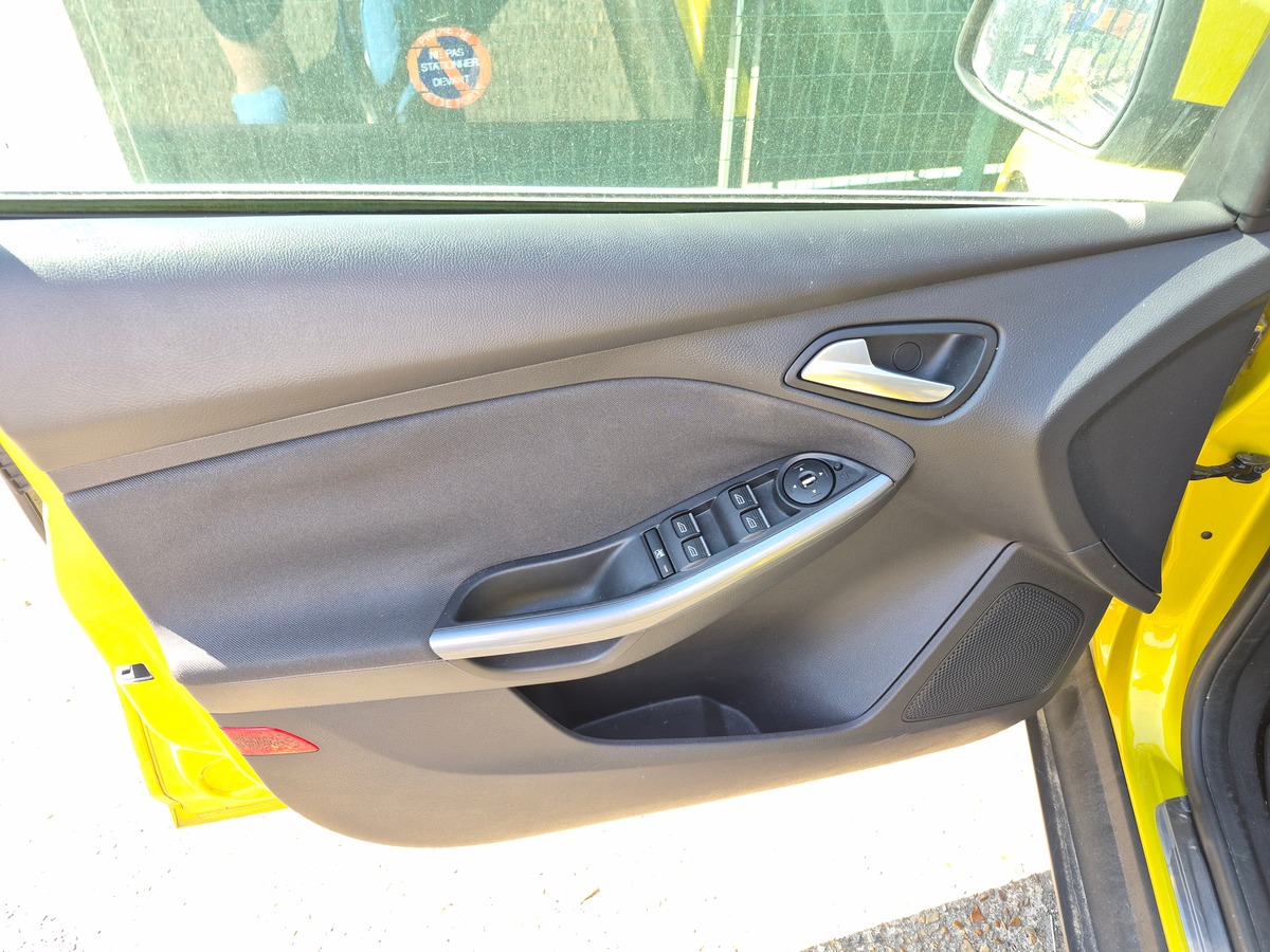 Ford Focus 1.6 150 ch TITANIUM