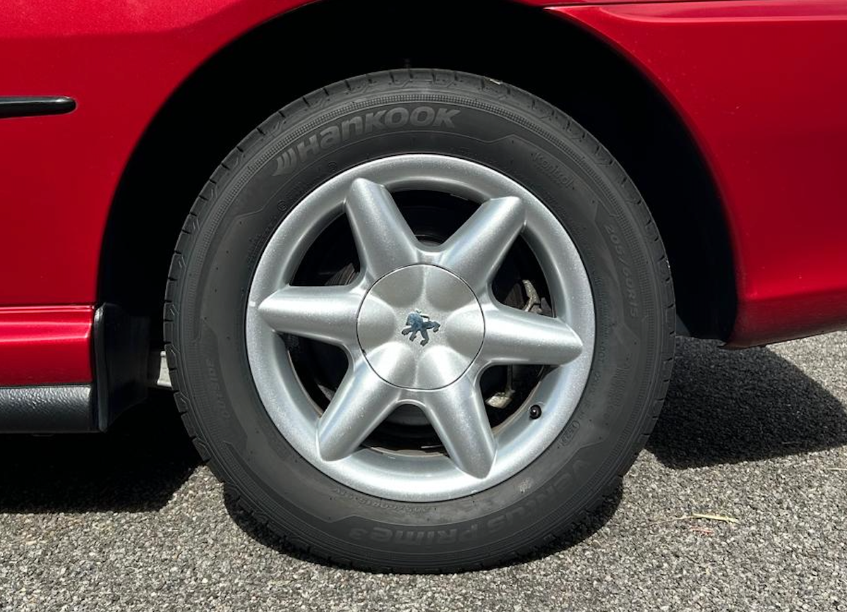 Peugeot 406 Coupé 2.0 16s (135 ch)