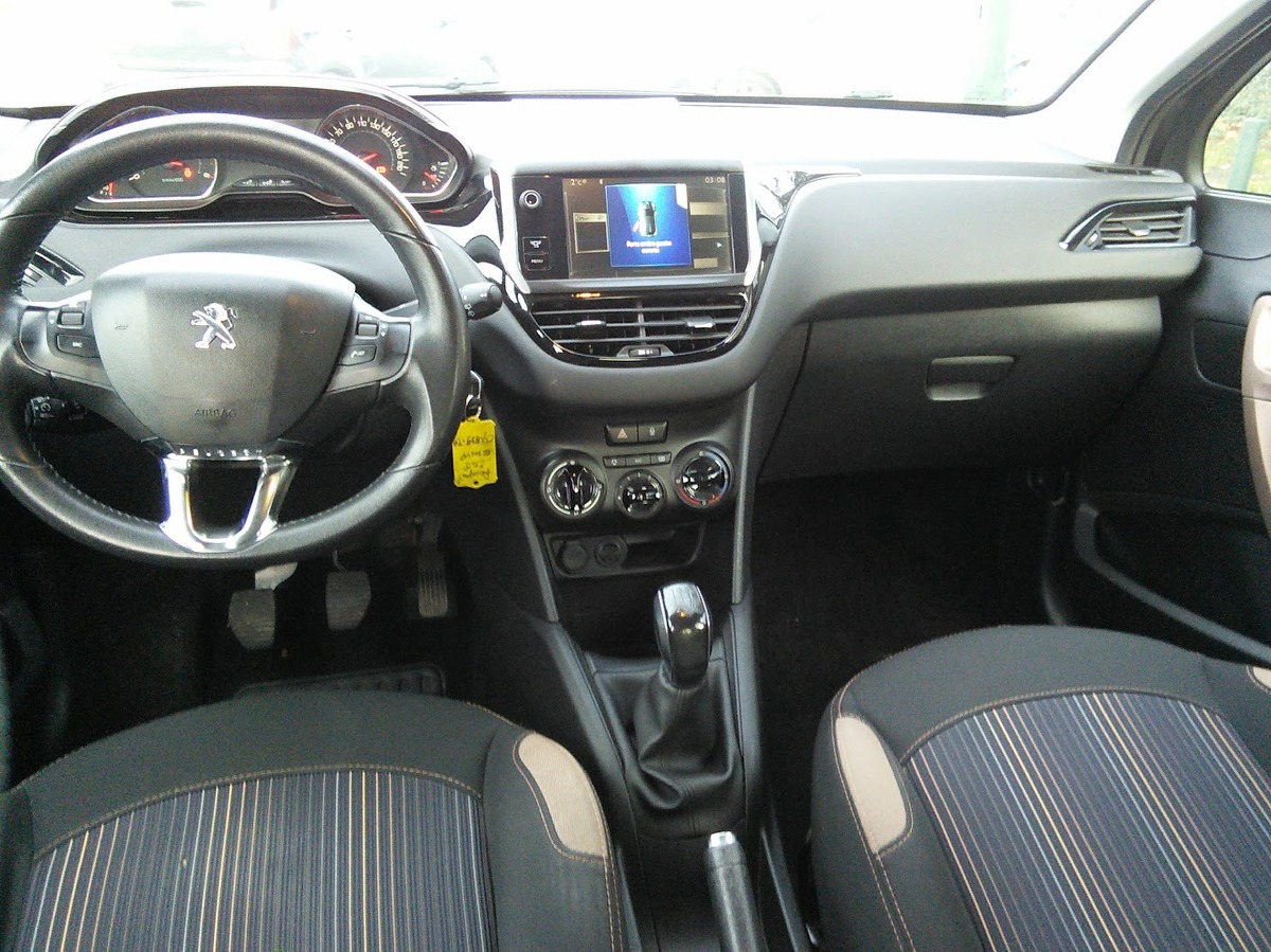 Peugeot 208 1.6 92 HDi Urban Soul - 5 PORTES  - REVISEE ET GARANTIE - DISTRIBUTION FAITE