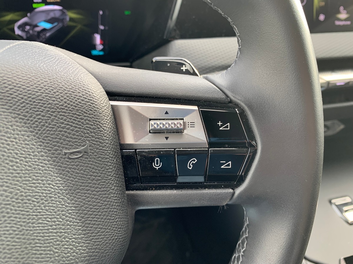 Citroën DS4 225 | Rivoli | Caméra 360° | Apple car Play | Régulateur de vitesse adaptatif | Attelage