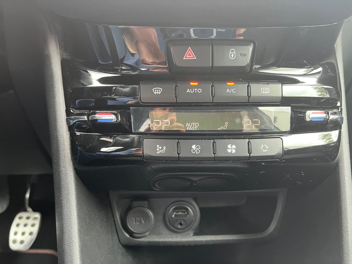 Peugeot 2008 1.6 BlueHDi 120ch GT Line S&S, CAMERA DE RECUL, GPS