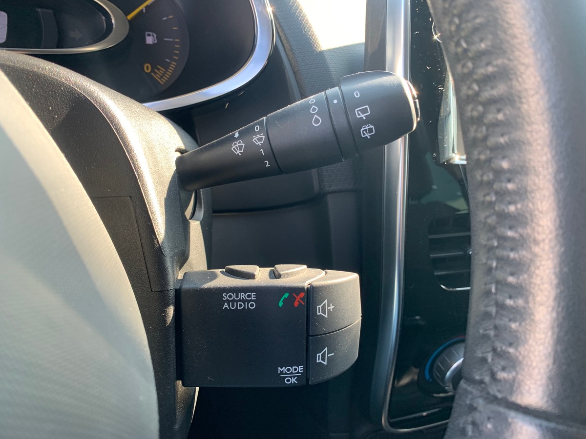 RENAULT Clio IV 75 chevaux | Limited | Caméra de recul | GPS | Bluetooth | Régulateur de vitesse