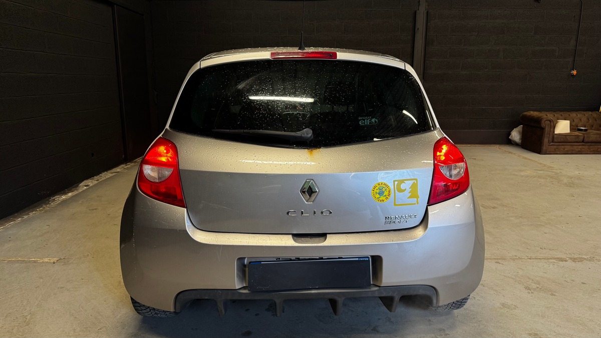 RENAULT Clio III RS