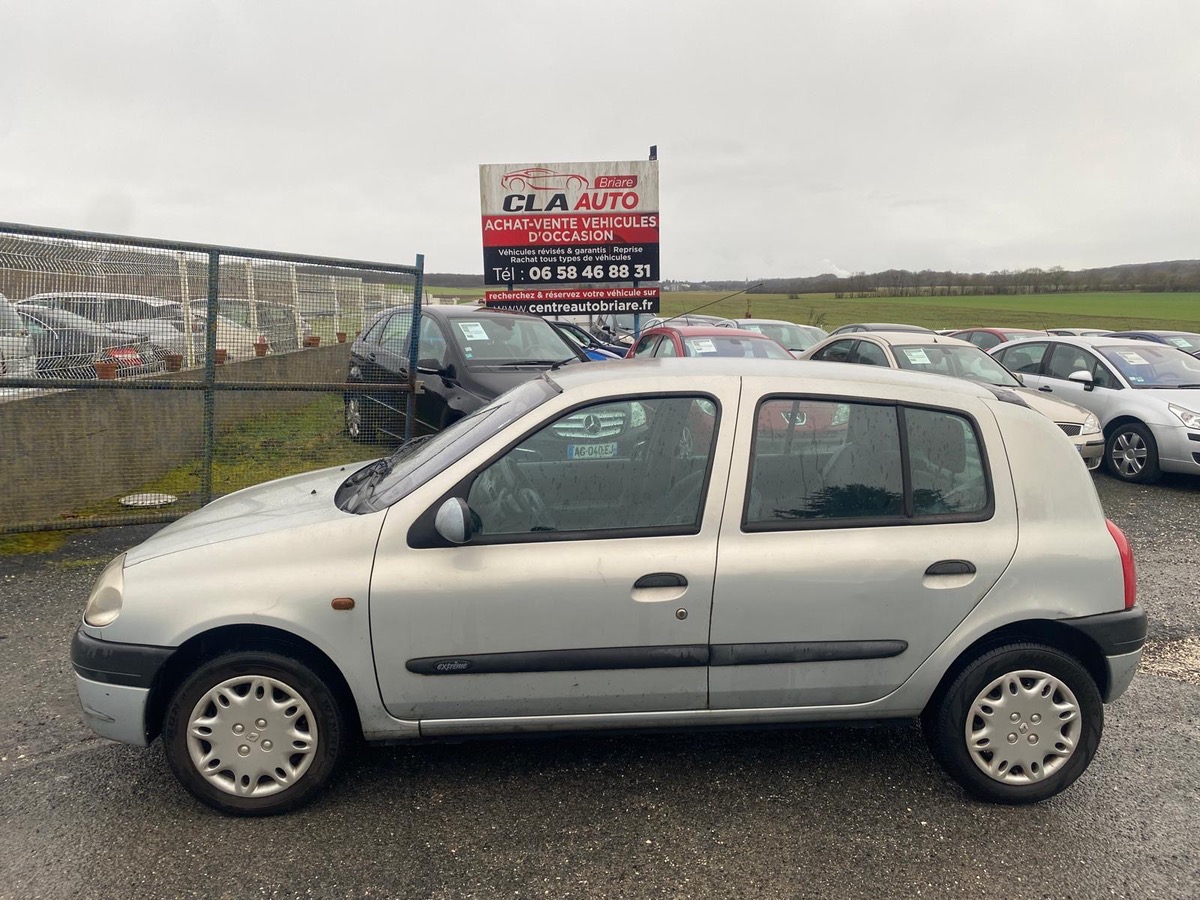 RENAULT Clio 1.4i 100cv extrême 
