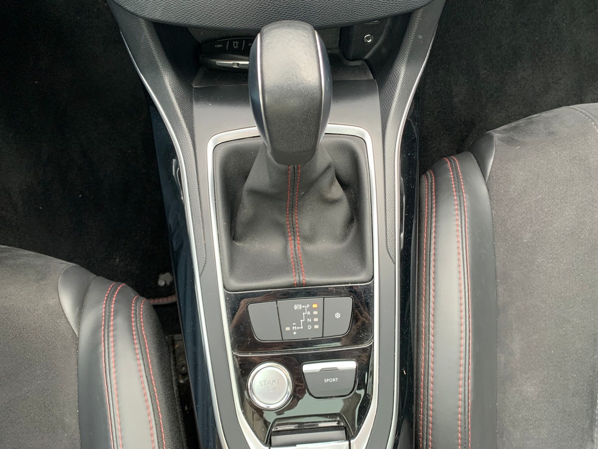 Peugeot 308 180 chevaux | GT | Toit panoramique | Caméra de recul | Régulateur de vitesse | GPS