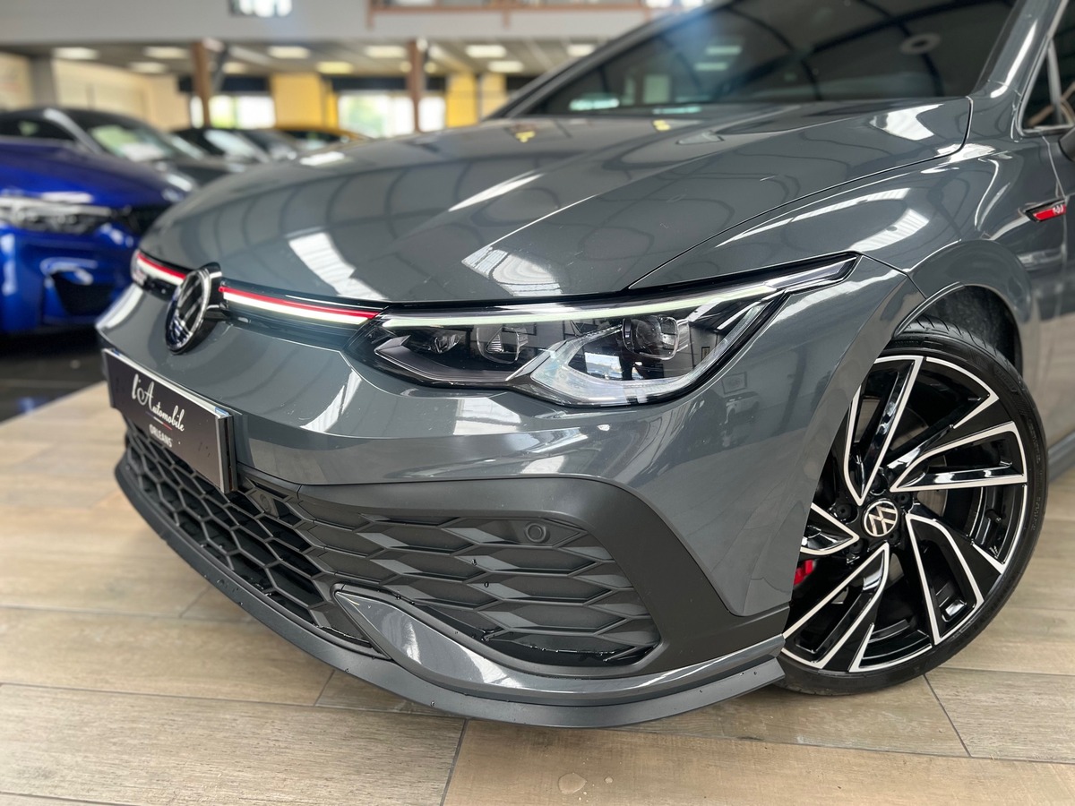Volkswagen Golf VIII GTI CLUBSPORT 2.0 TSI 300 ch DSG7 + attelage amovible
