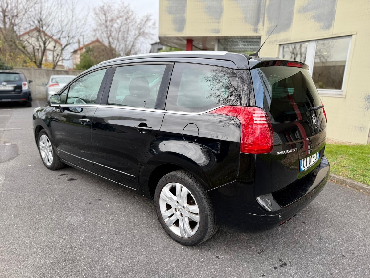 Peugeot 5008 1.6 HDI 115 CV style 7 places 1er main 4X CBLeu
