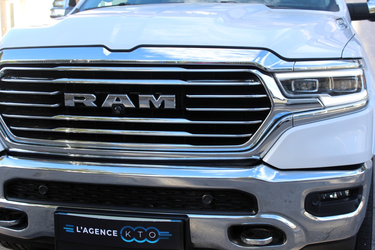 Dodge RAM CREW CAB 1500 5.7 V8 396 ch LARAMIE EDITION LONGHORN / RAM BOX / CARPLAY / ATTELAGE / E85