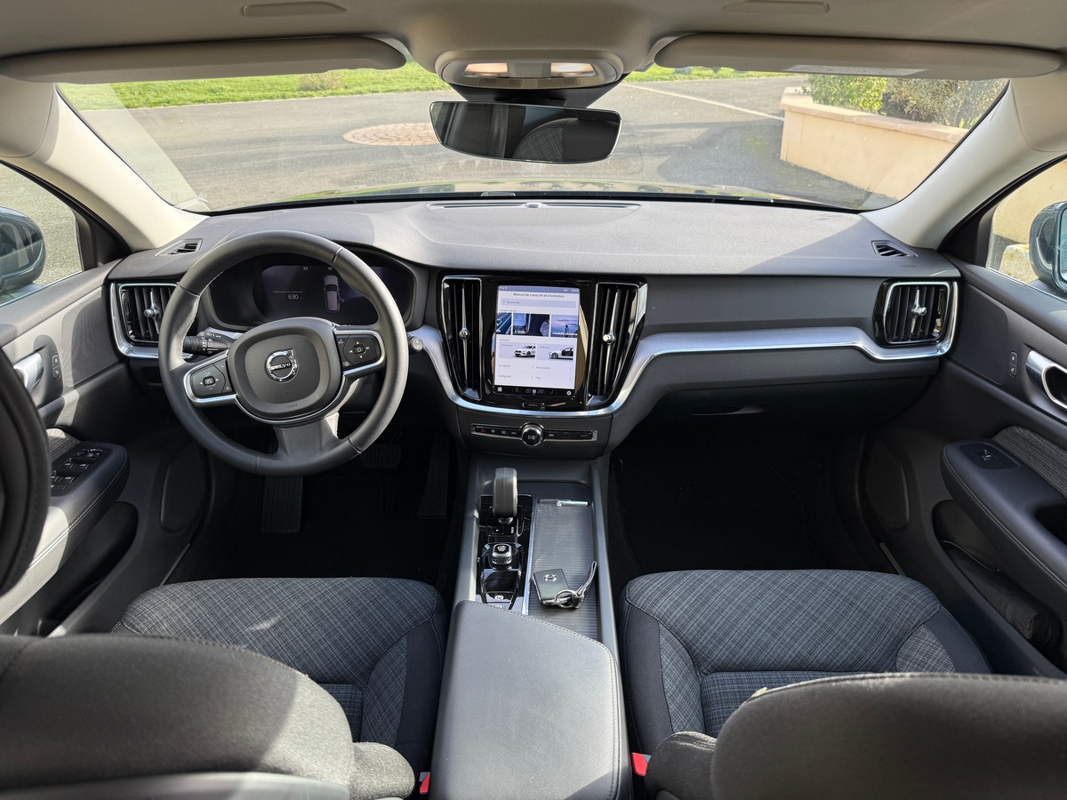 Volvo V60 B4 2.0 Ti 16V Mild Hybrid DCT7 197 cv