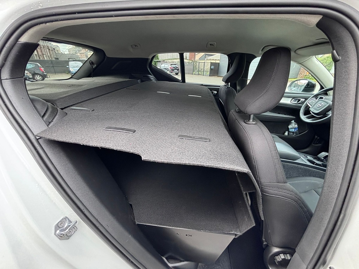 Volvo XC40 2.0 T6 HYBRID - TVA RECUPERABLE - Attelage électrique