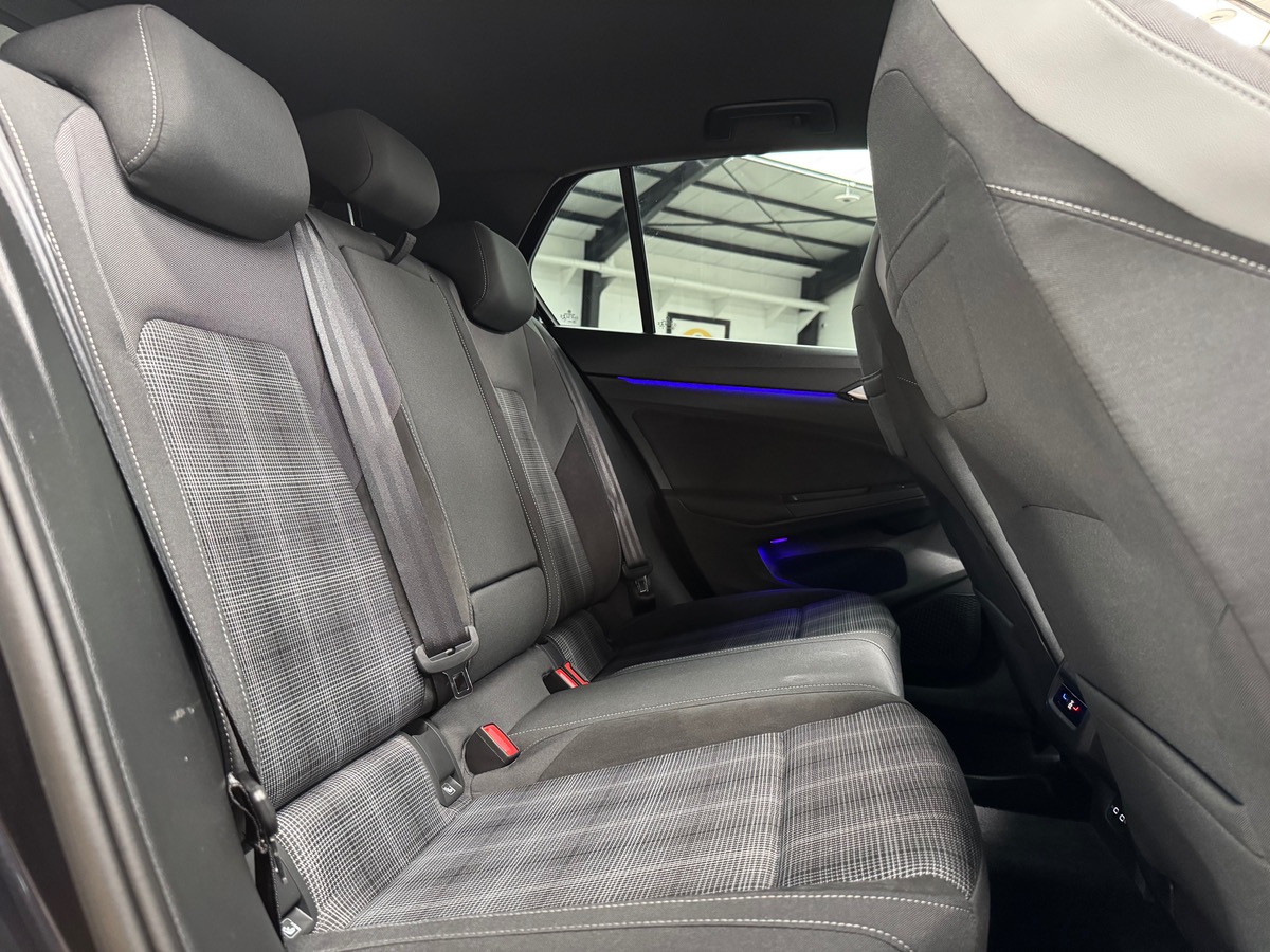 Volkswagen GOLF 8 GTD 2.0 TDI SCR 200CV DSG7 TO/CARPLAY/ATTELAGE FR