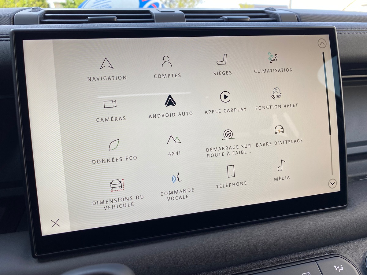 LAND ROVER DEFENDER 110 P400E HSE COUPE DU MONDE / 18850 KMS