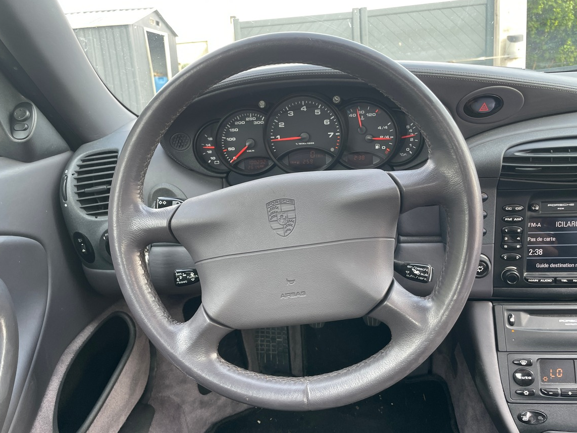 Porsche 911 Carrera coupé (996) 3.4L 301 CH