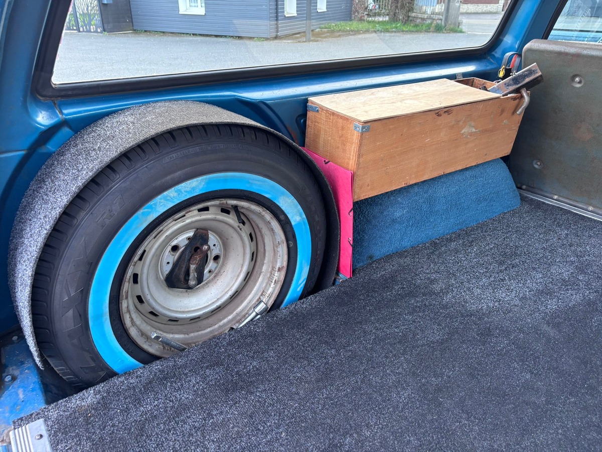 Chevrolet Suburban 7.4 V8 454 (C/R) - Français - CG Collection