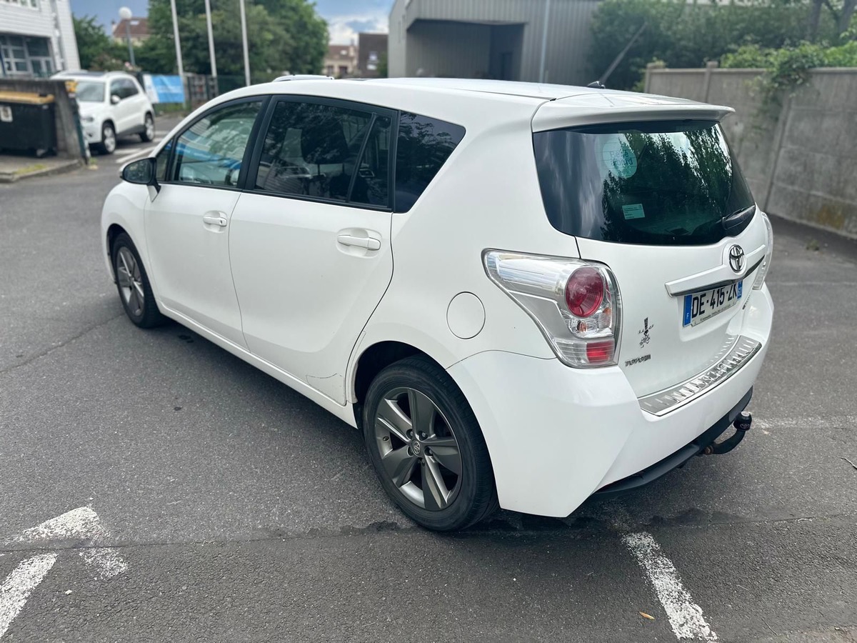 Toyota Verso D-4D 126 4X  sans frais CBLue