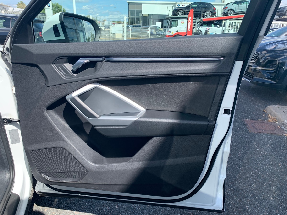 Audi Q3 Sportback 150 | Premiére MAIN | Design | Apple car play | Attelage amovible | Entretien AUDI
