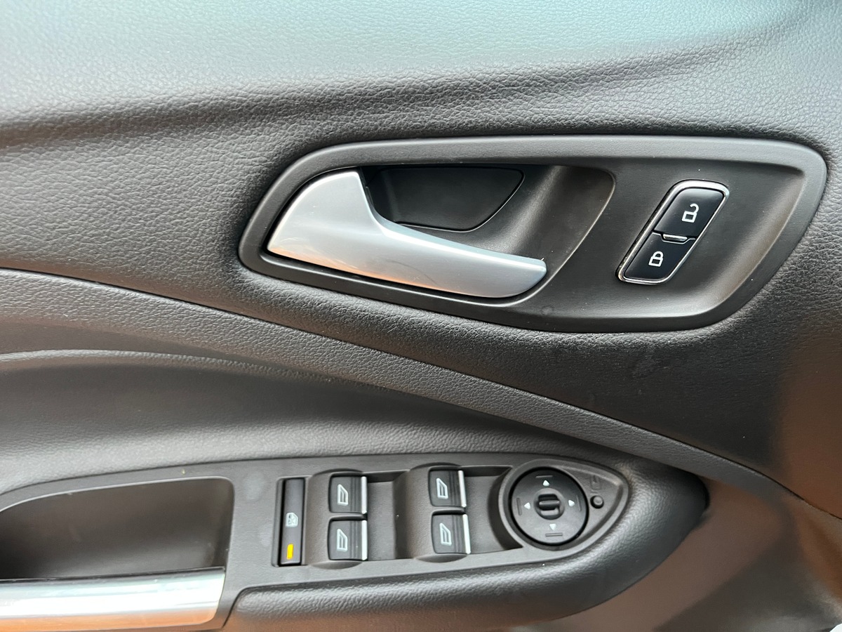 Ford Kuga II 2.0 TDCi 4x4 Powershift 150 ch TITANIUM boite automatique