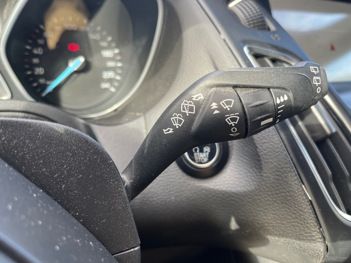 Ford Focus 1.0 Ecoboost 125ch ST LINE, Caméra de recul,  GPS, radars AV et AR, Clim Auto bizone