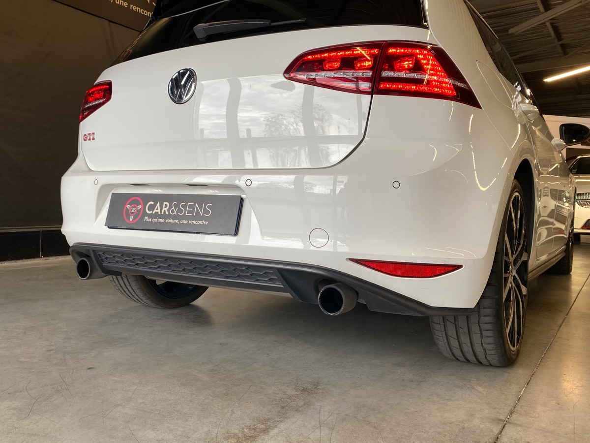 Volkswagen Golf VII 2.0 TSI 230ch GTI PERFORMANCE DSG6 5P / DCC / TO PANO / ACC / DYNAUDIO / CARPLAY