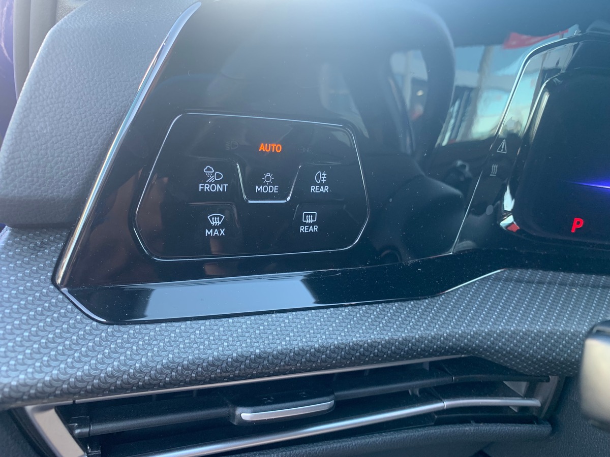 Volkswagen GOLF 8 320 chevaux | R | Toit ouvrant | Caméra de recul | Apple car play | GPS | Attelage
