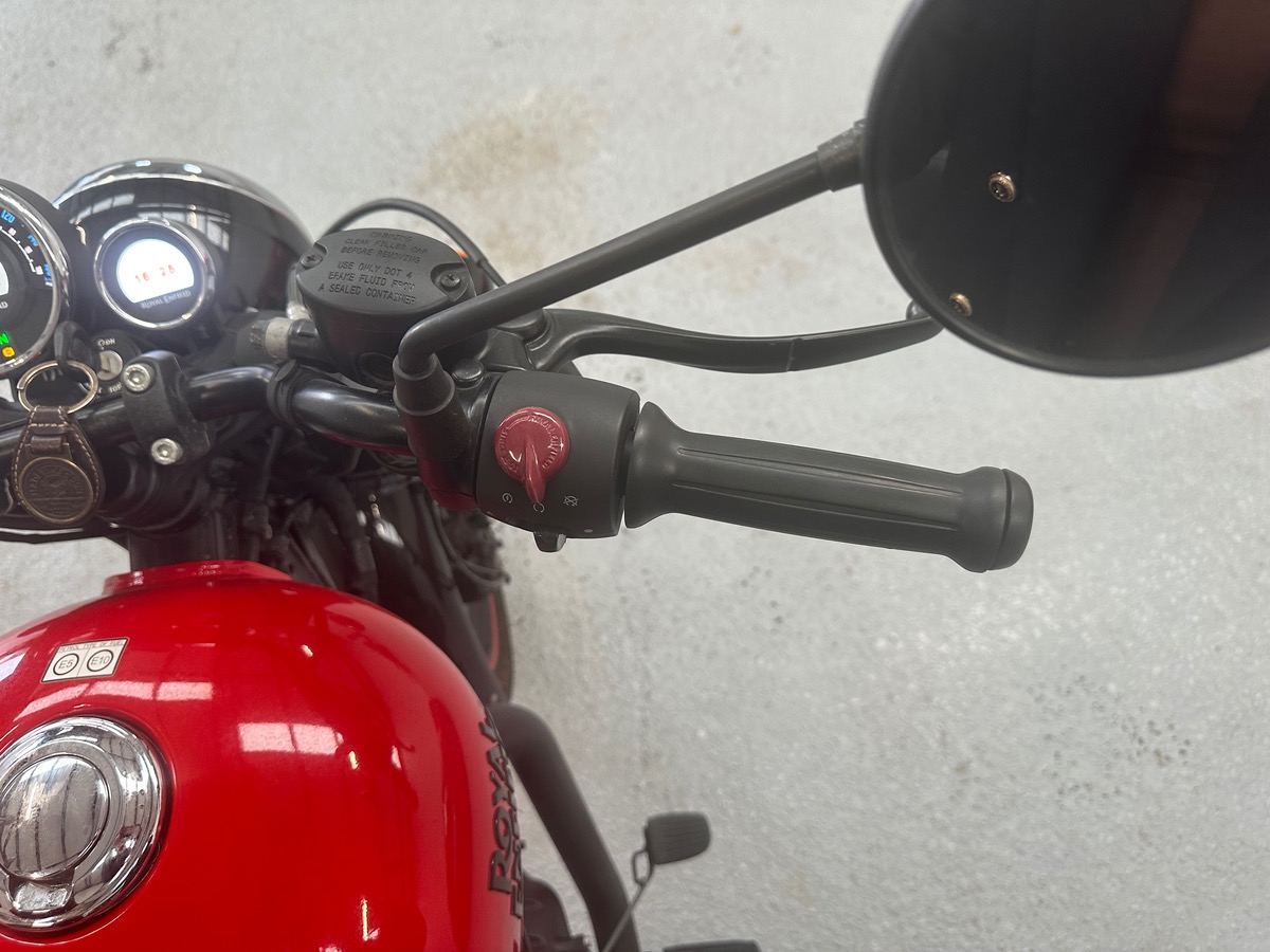 ROYAL ENFIELD Super Meteor 350 Meteor (pas Super Meteor)