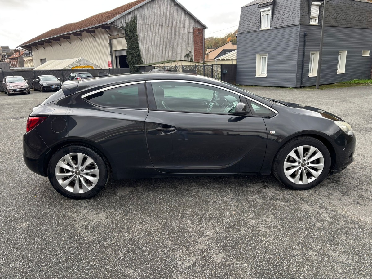 Opel Astra GTC 2.0 CDTI 165 INNOVATION - ATTELAGE - REVISE - GARANTIE