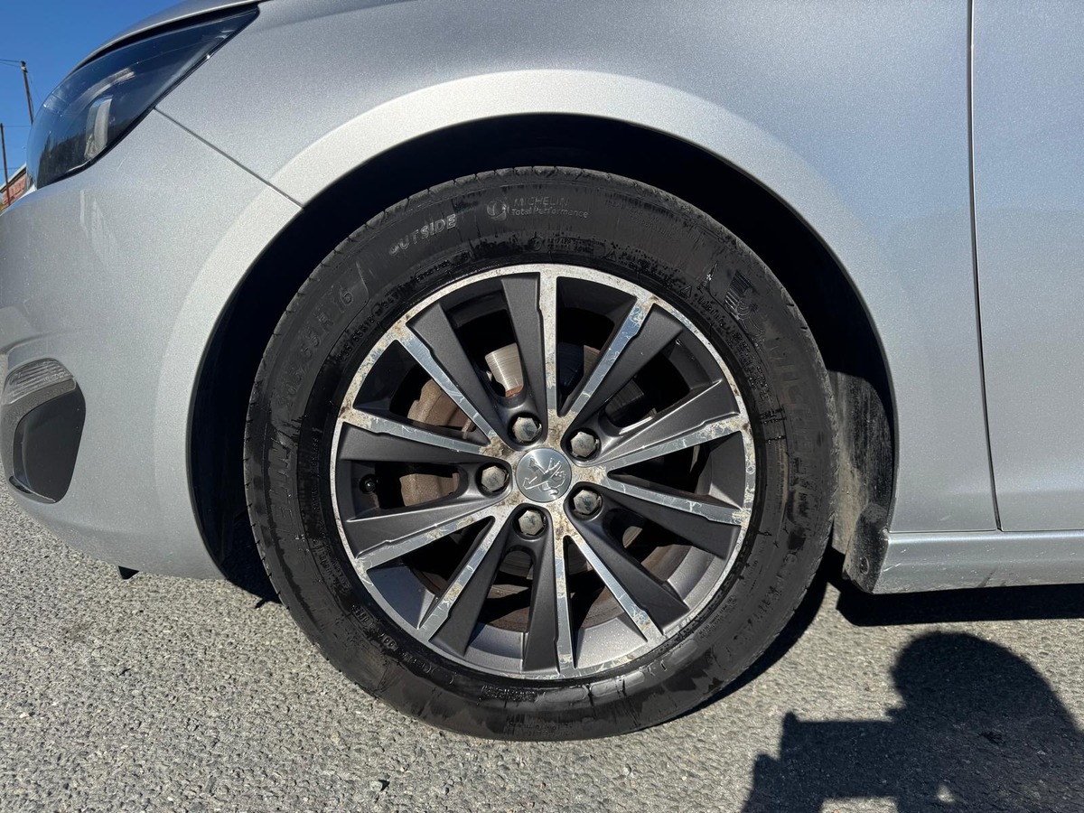 Peugeot 308 1.6 Blue-Hdi 120cv Allure - Garantie - première Main