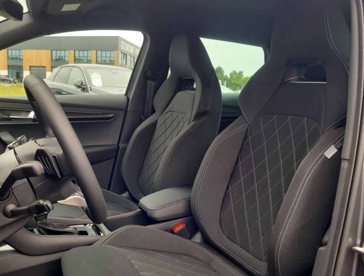 Skoda Karoq 1.5 tsi 150 sportline dsg7