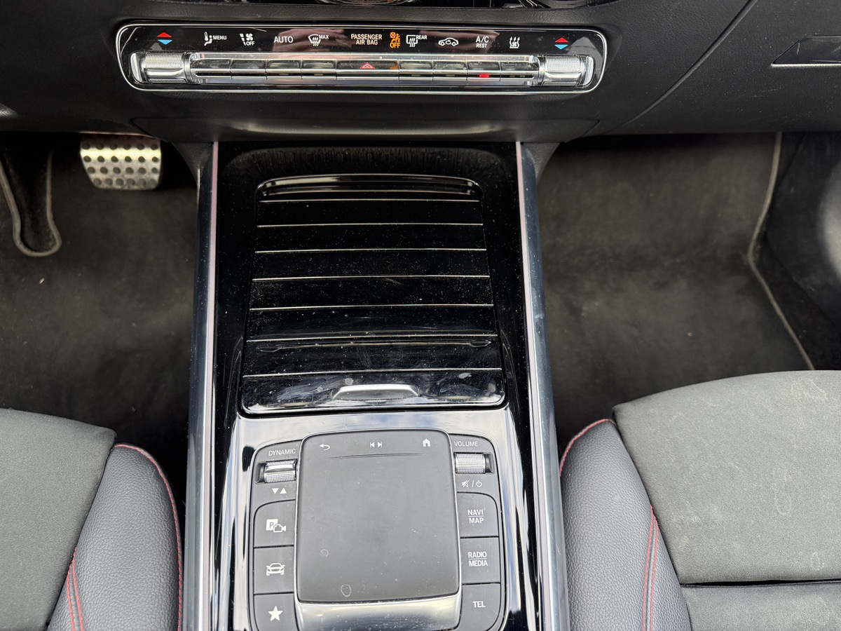 Mercedes-Benz GLA 250 e AMG line 160+102ch 8G-DCT, Toit ouvrant, Suivi complet Mercedes