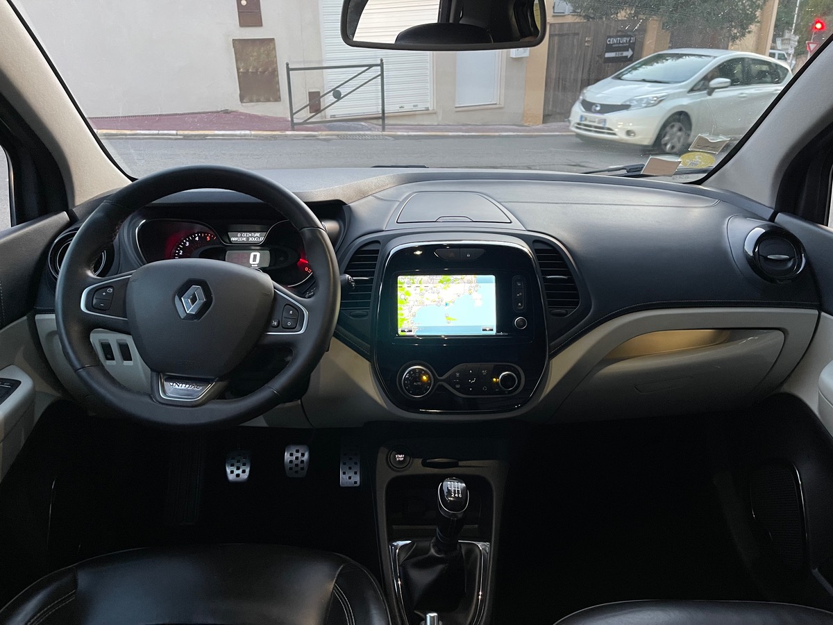 RENAULT Captur 1.5 DCI 110 CV / Initiale Paris /Phase 2 / Pack Bose /Attelage / Caméra /