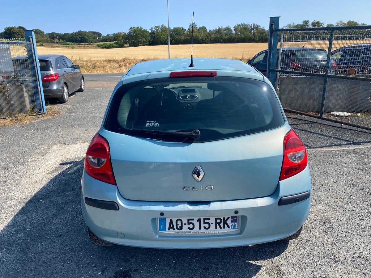 RENAULT Clio III 1.6 16v 110cv boite auto 172000km