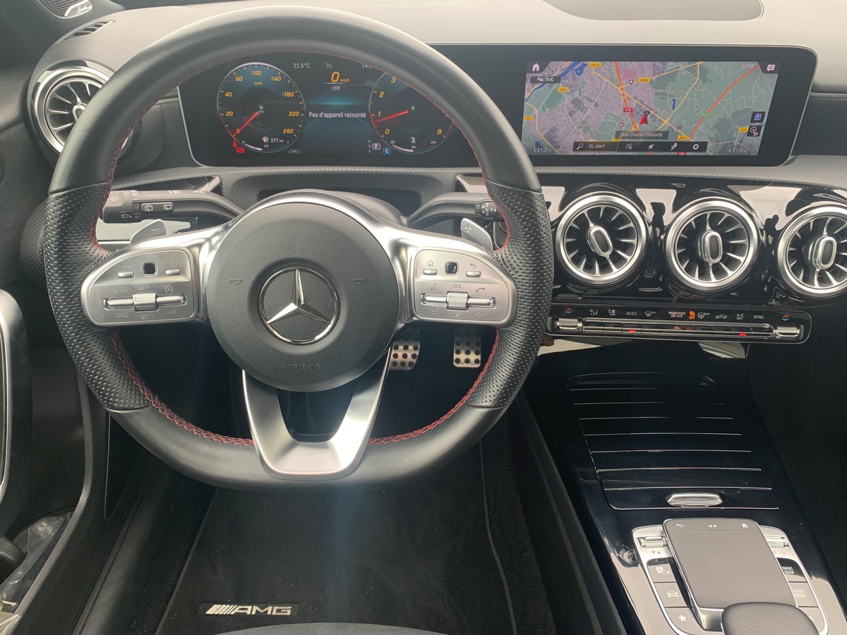 Mercedes-Benz Classe A 225 ch | AMG LINE | Toit ouvrant panoramique | Eclairage d'Ambiance | 4 MATIC