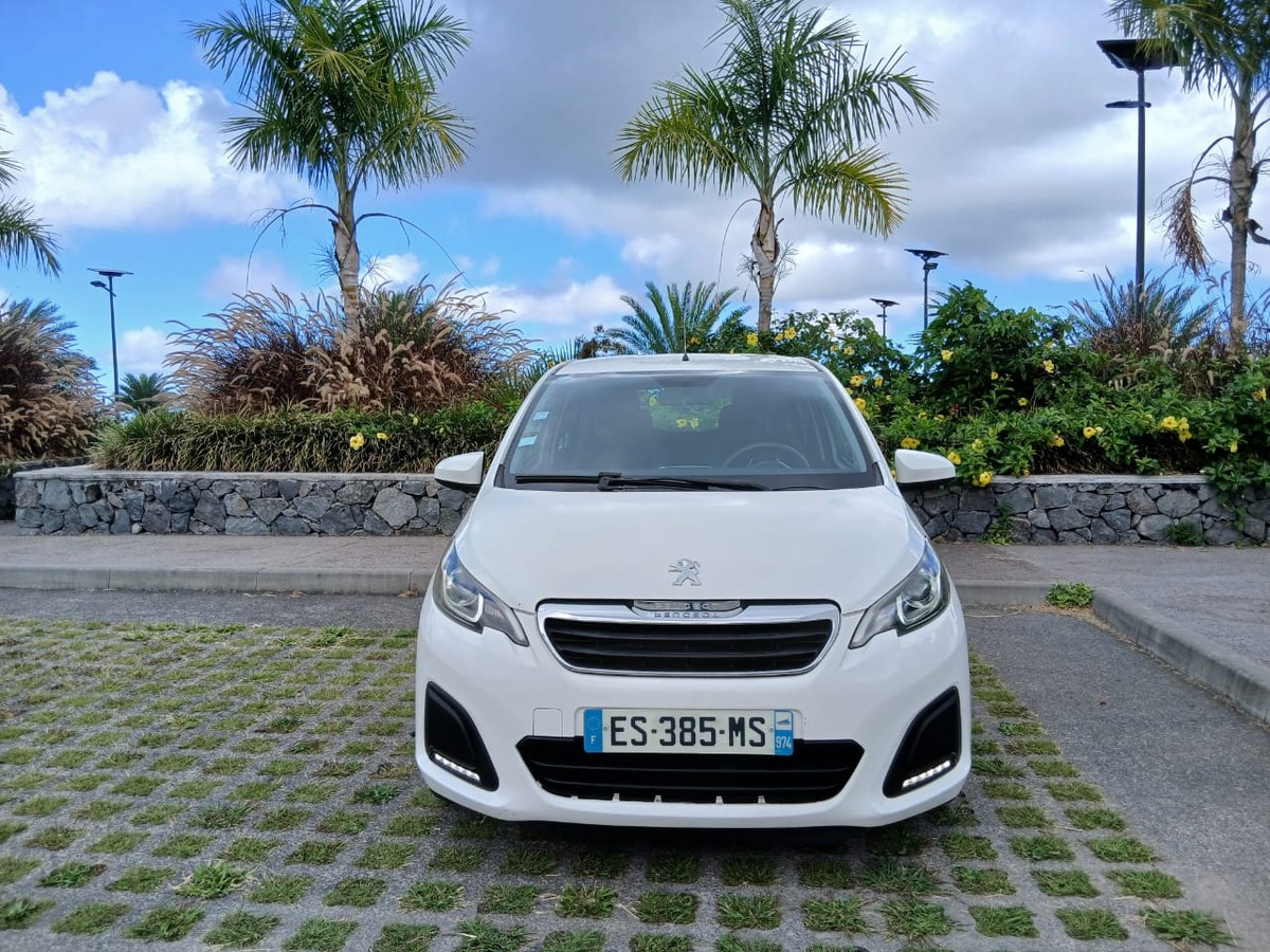 Peugeot 108 82 CV  TOP! STYLE 5P - Essence - Boîte manuelle